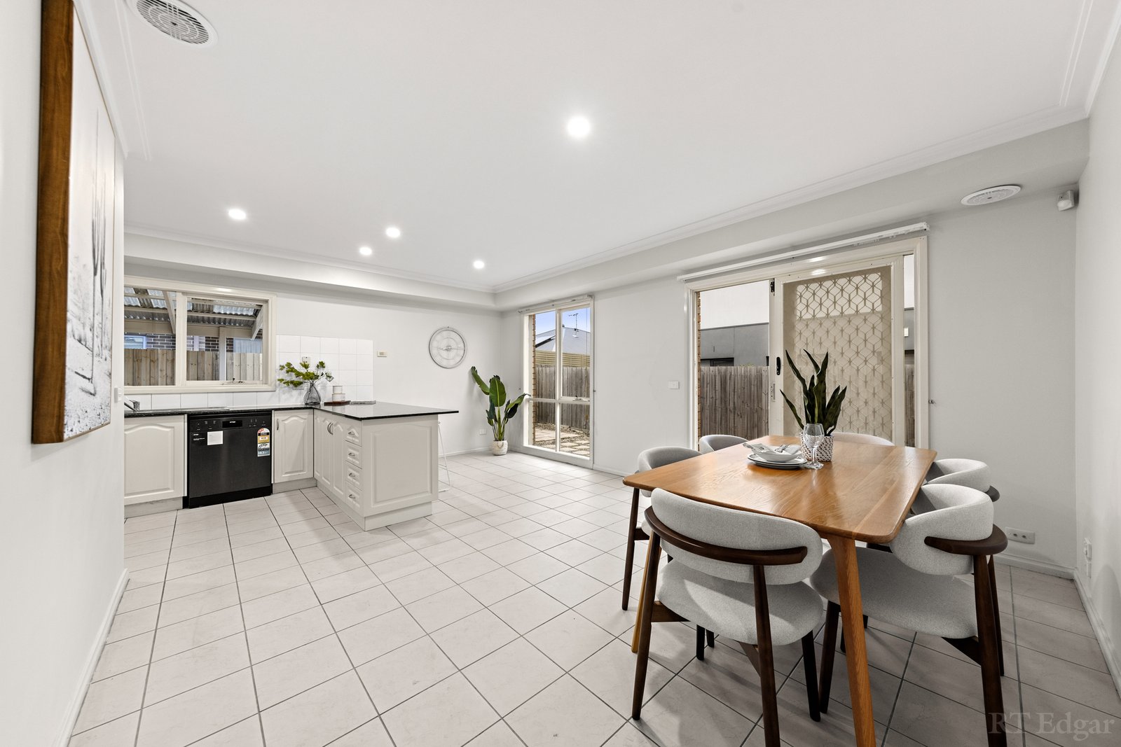 Real Estate and Property in 2/1080 Doncaster Road, Doncaster East, VIC