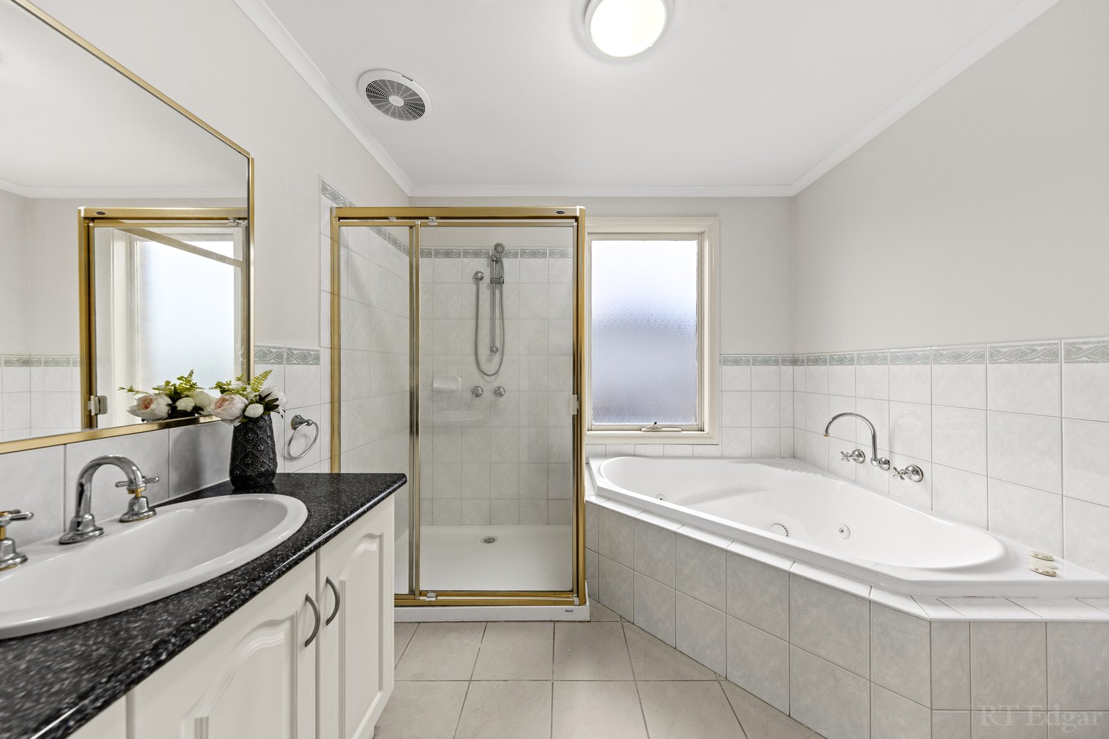 Real Estate and Property in 2/1080 Doncaster Road, Doncaster East, VIC