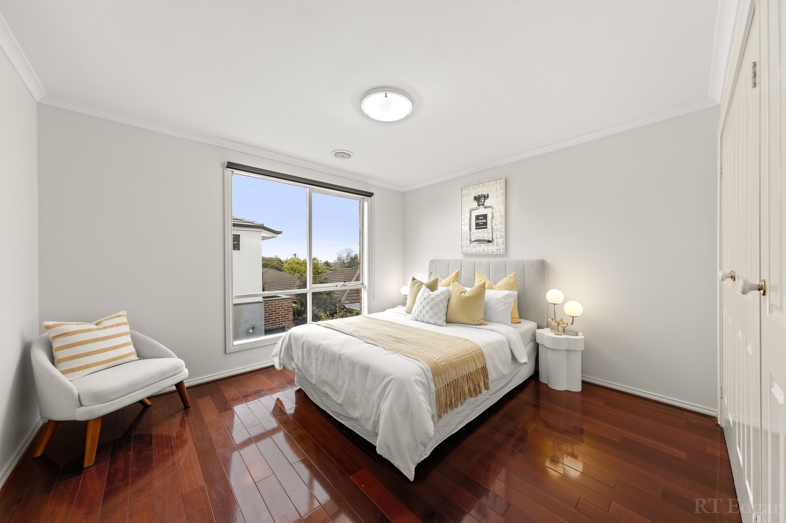 Real Estate and Property in 2/1080 Doncaster Road, Doncaster East, VIC