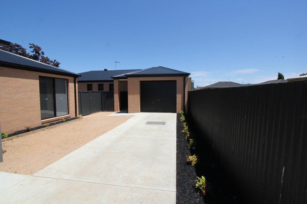 2/108A Beverin Street SEBASTOPOL 2