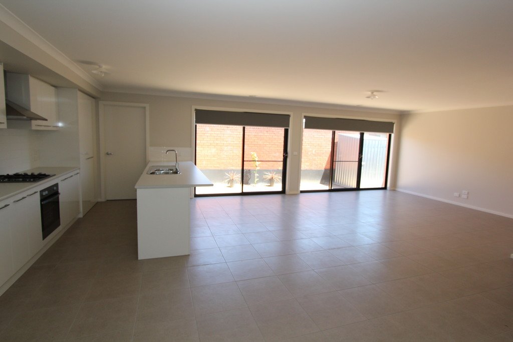 2/108A Beverin Street SEBASTOPOL 4