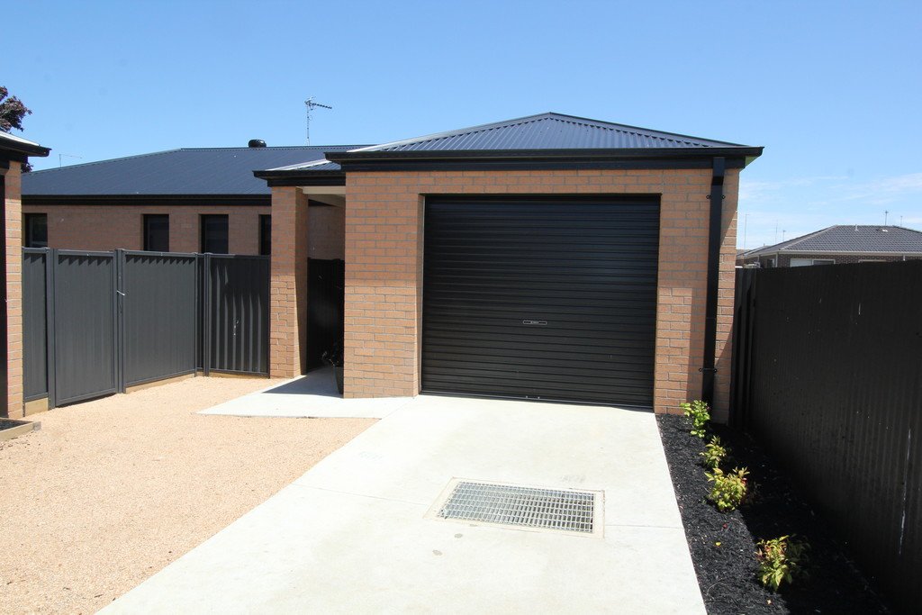 2/108A Beverin Street SEBASTOPOL 1