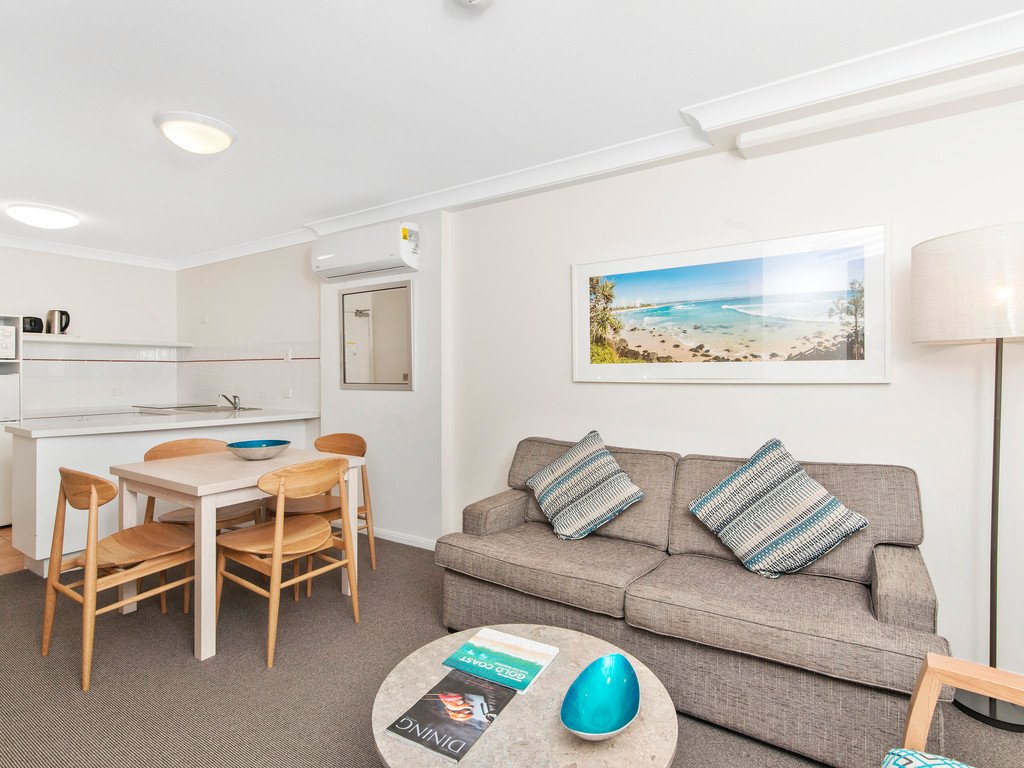 210/99 Griffith Street COOLANGATTA 2