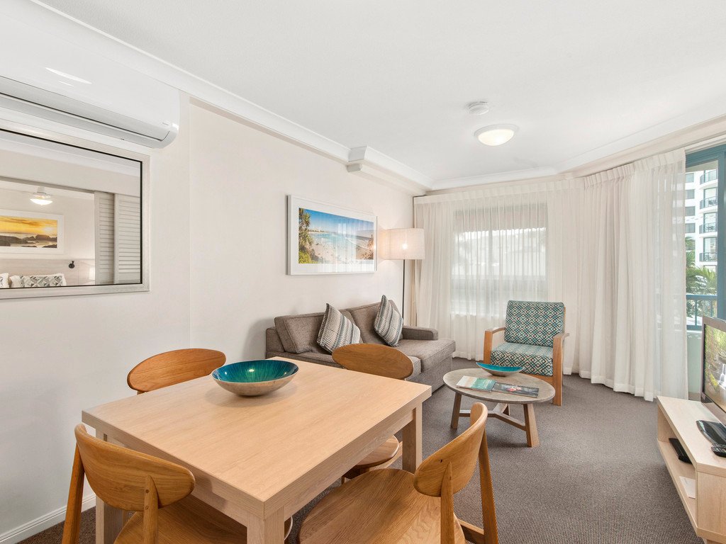 210/99 Griffith Street COOLANGATTA 3