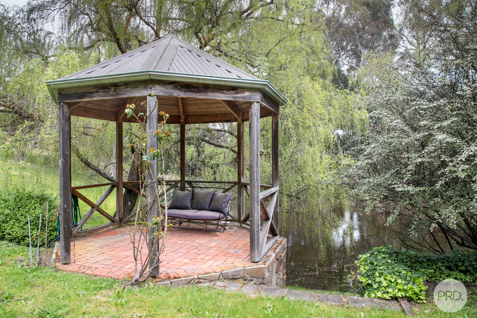 210A Sim Street (The Cottage)  BLACK HILL 12