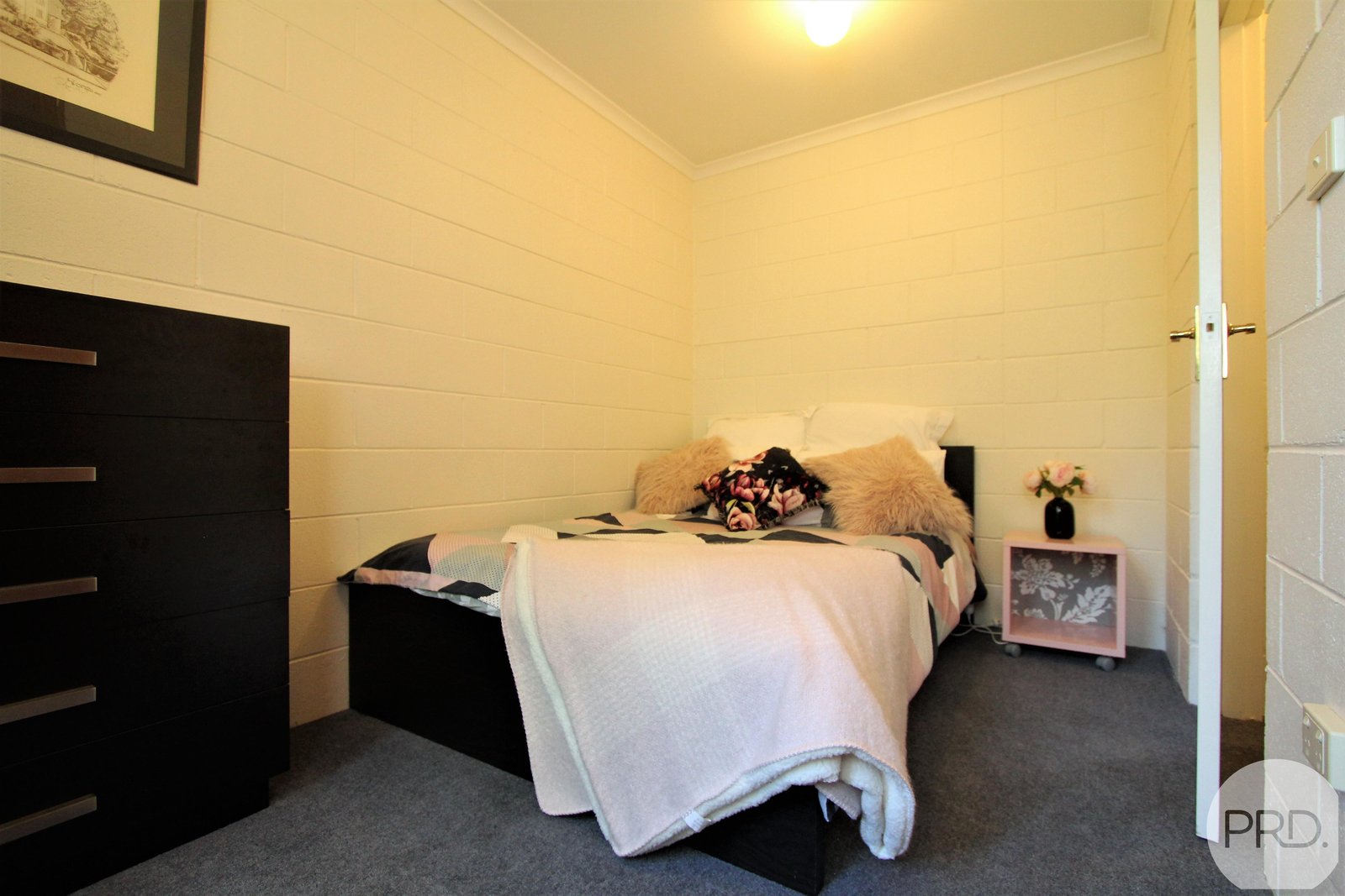 210A Sim Street (The Cottage)  BLACK HILL 8