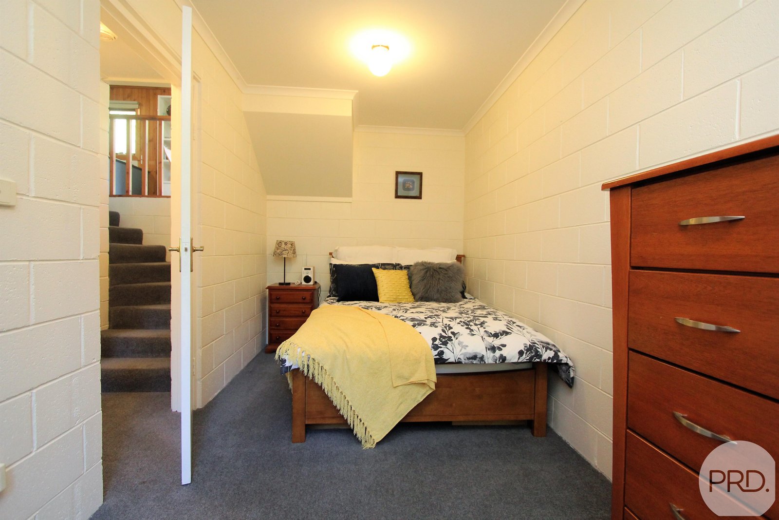 210A Sim Street (The Cottage)  BLACK HILL 9