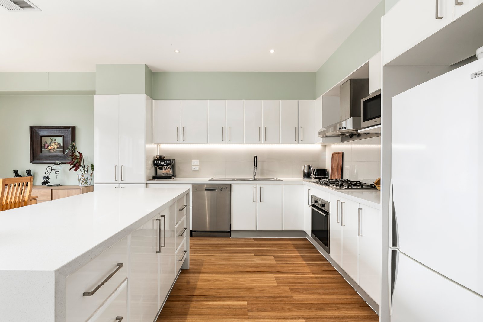 Gallery: 2/10A York Street