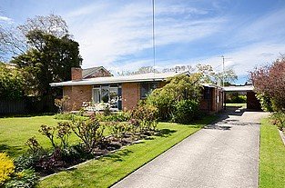 210B Wendouree Parade LAKE WENDOUREE 1