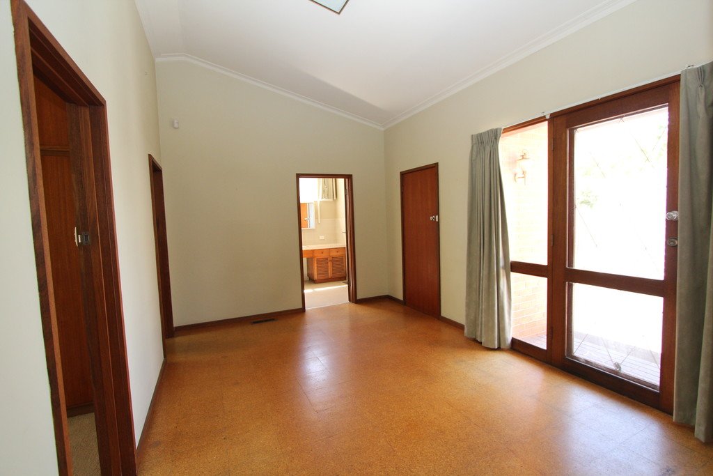 210B Wendouree Parade LAKE WENDOUREE 12
