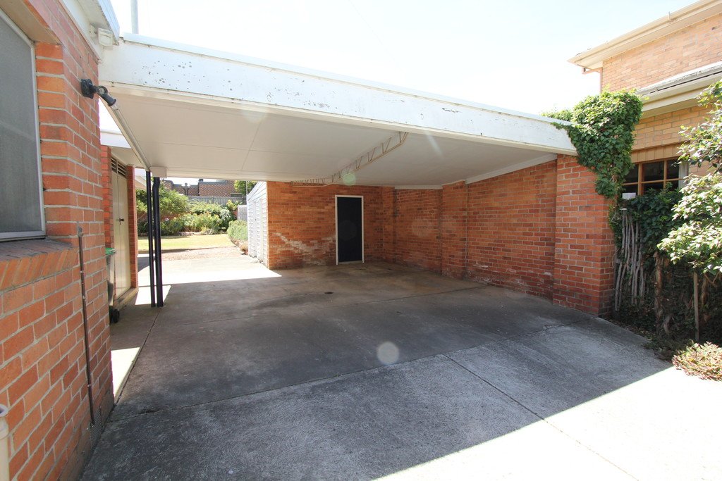 210B Wendouree Parade LAKE WENDOUREE 19