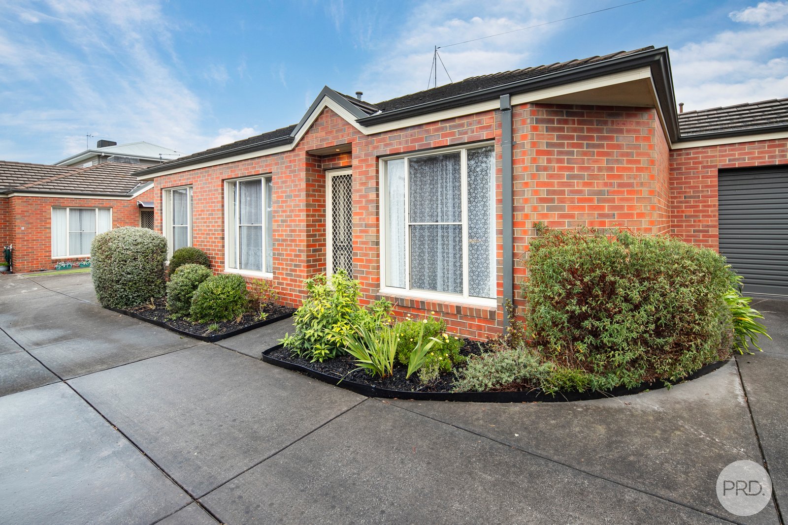2/11 Alexander Avenue WENDOUREE 1