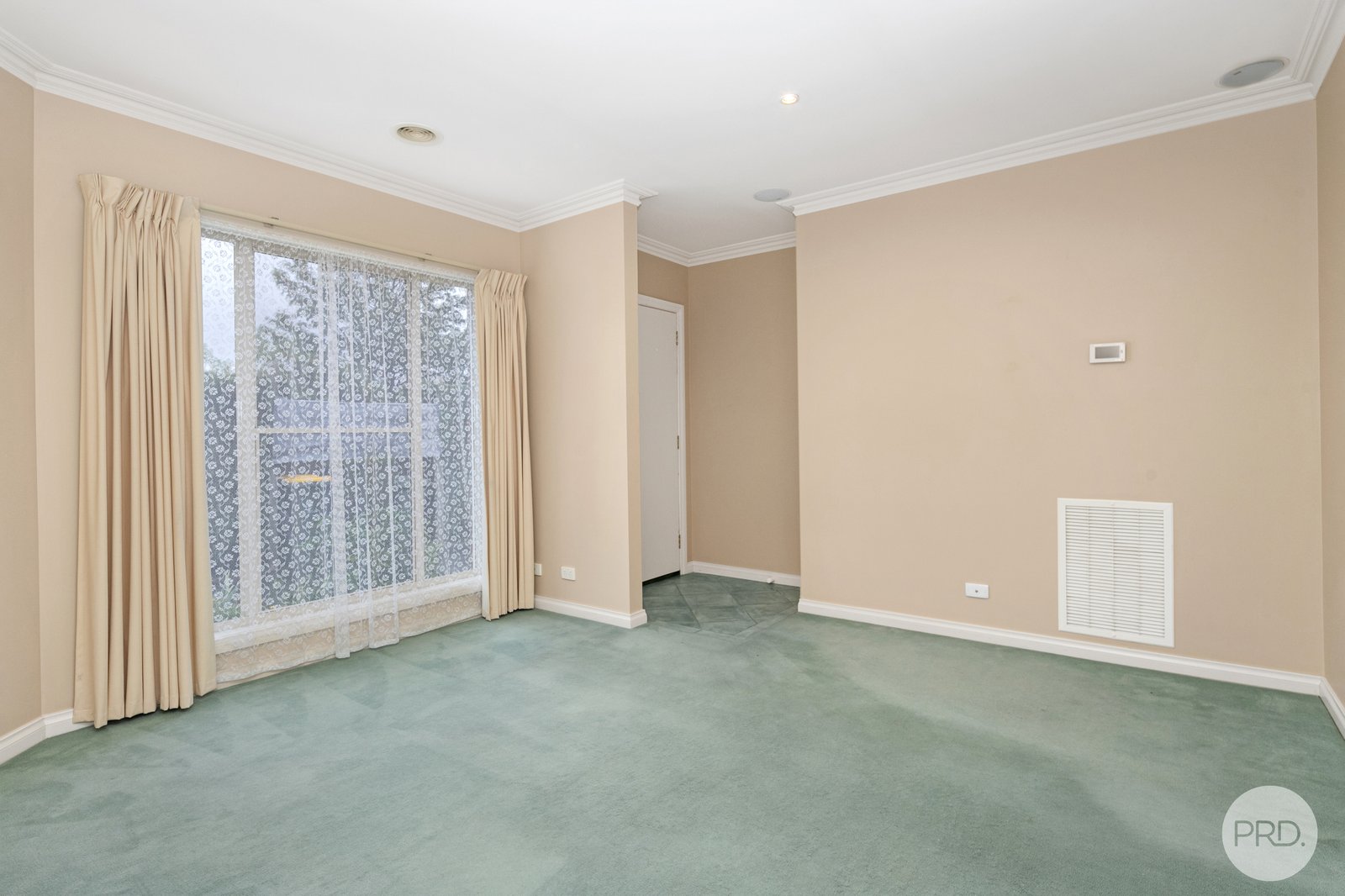 2/11 Alexander Avenue WENDOUREE 2