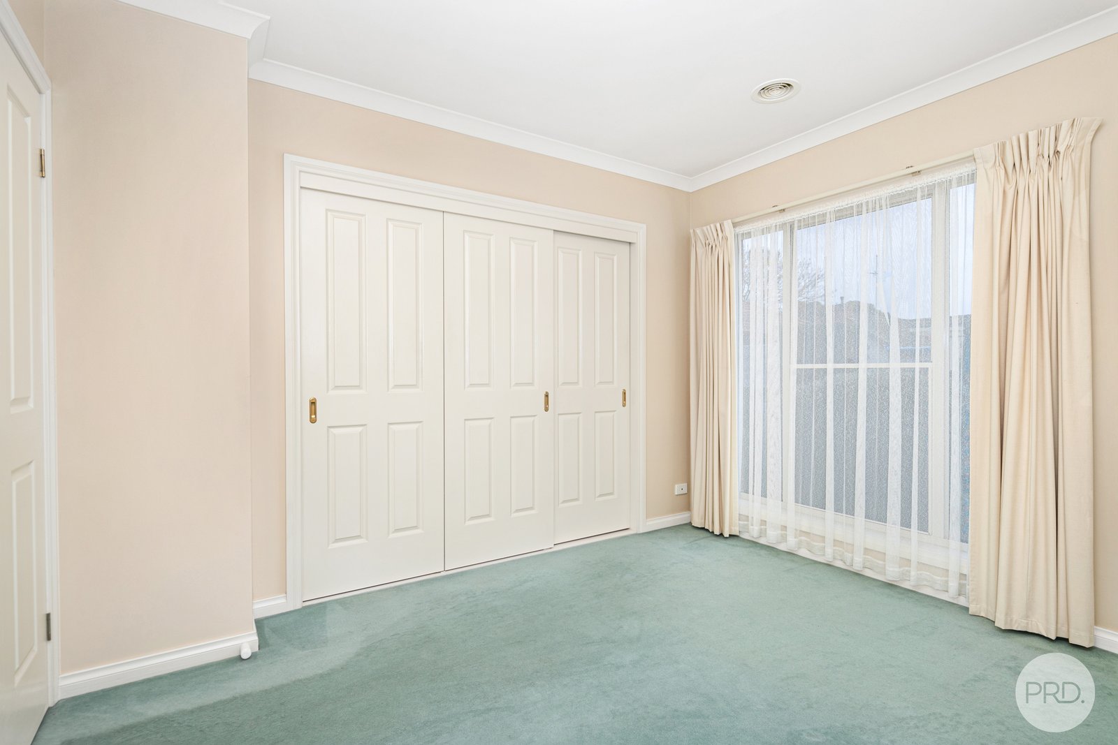 2/11 Alexander Avenue WENDOUREE 5