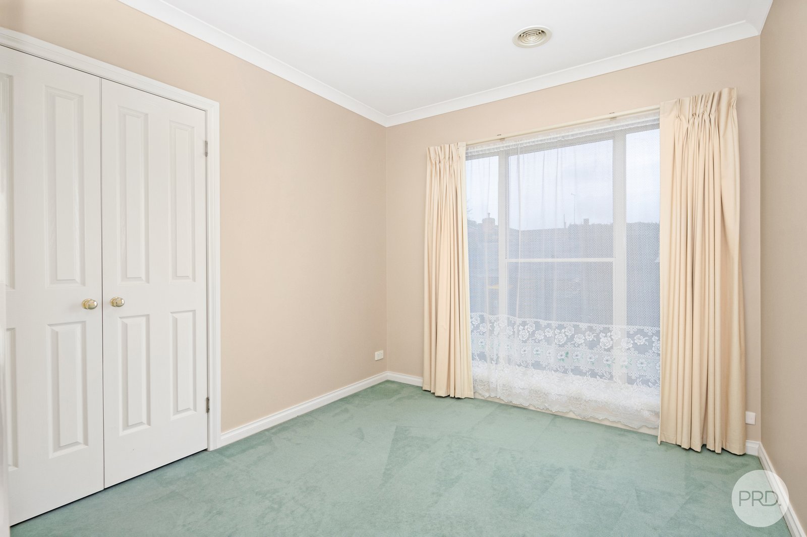 2/11 Alexander Avenue WENDOUREE 6