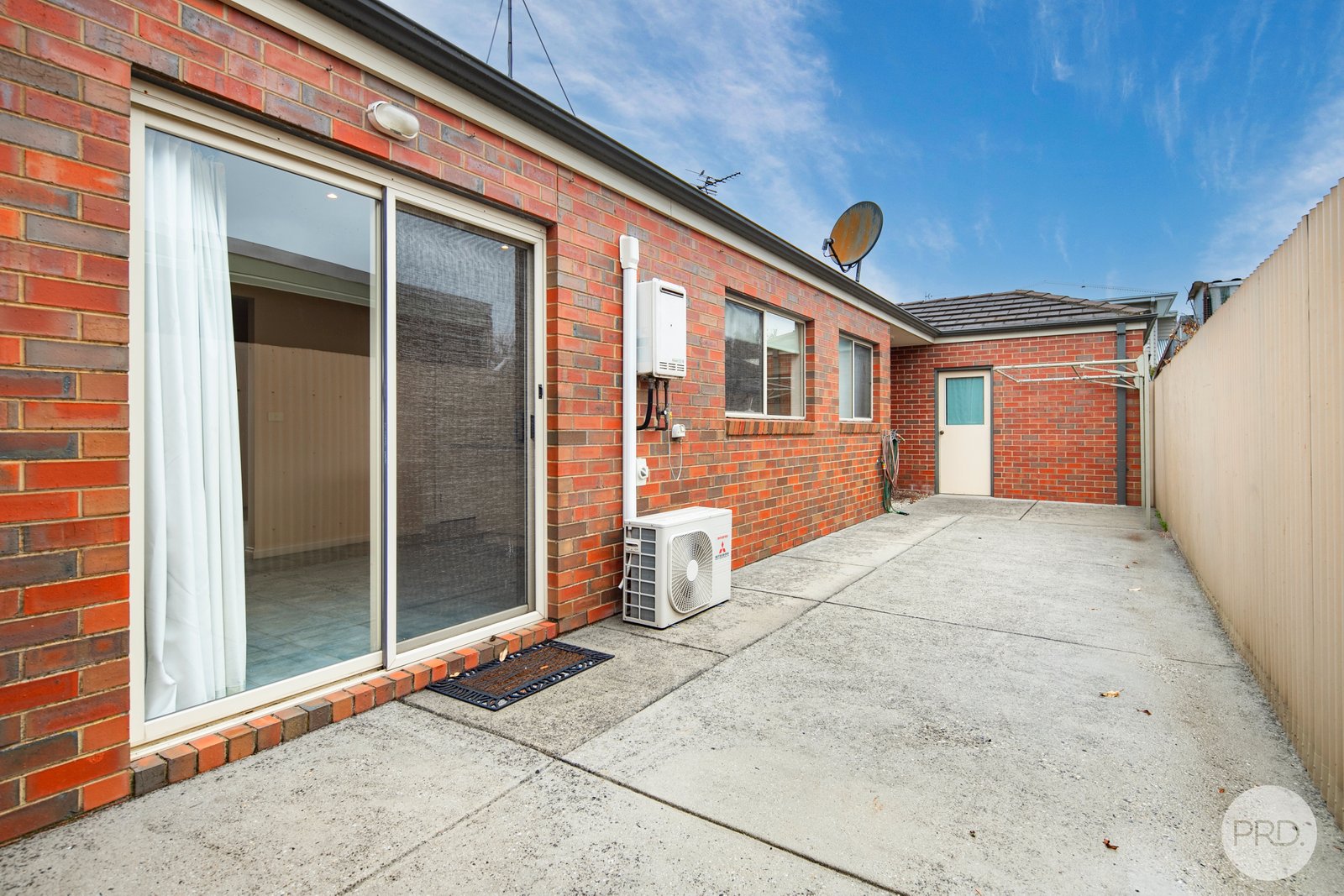 2/11 Alexander Avenue WENDOUREE 8