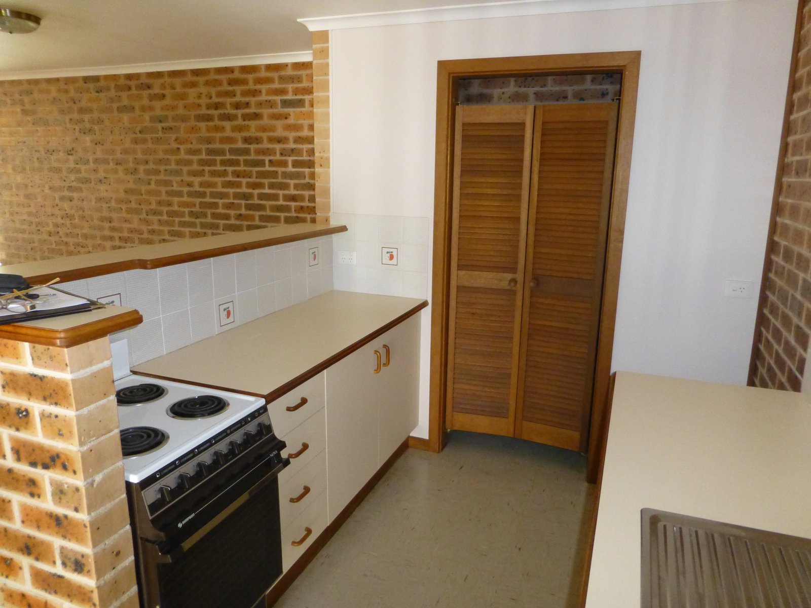 2/11 Blackbutt Crescent LAURIETON 5