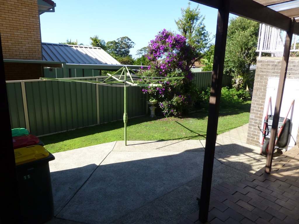 2/11 Blackbutt Crescent LAURIETON 6