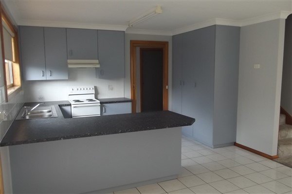 2/11 Blowering Road TUMUT 2