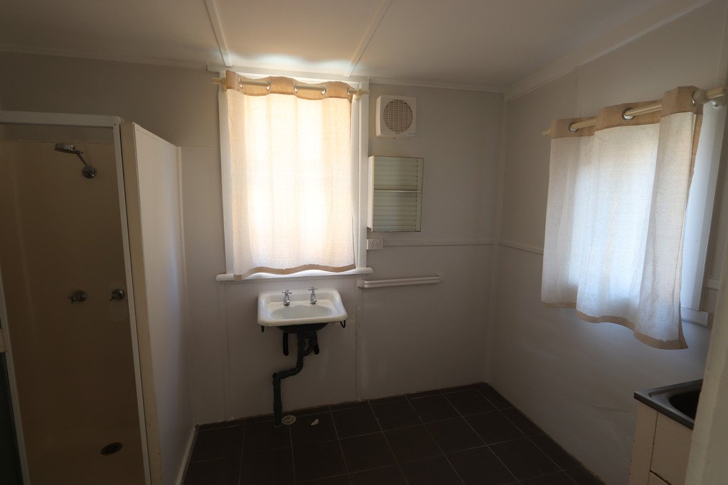 2/11 Bridge St  TUMBARUMBA 4