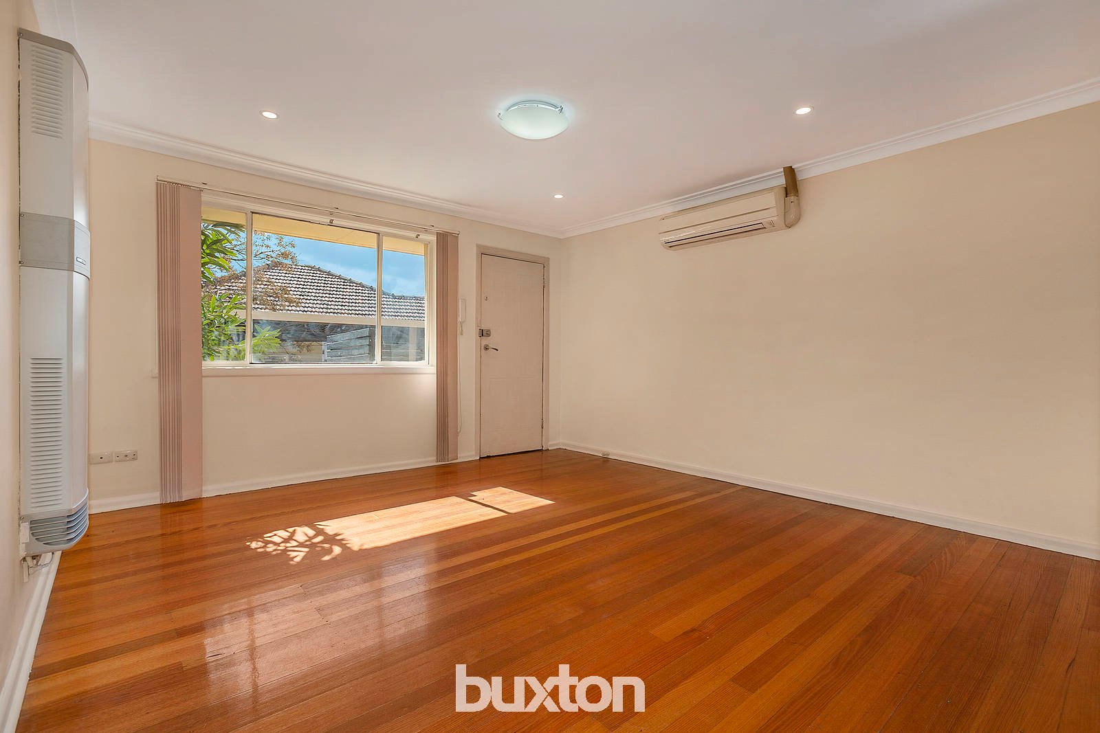 2/11 Burns Avenue, Clayton South