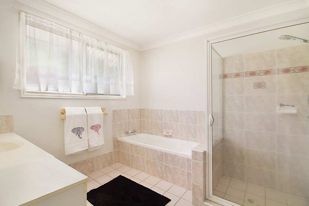 2/11 Cabana Court BANORA POINT 7