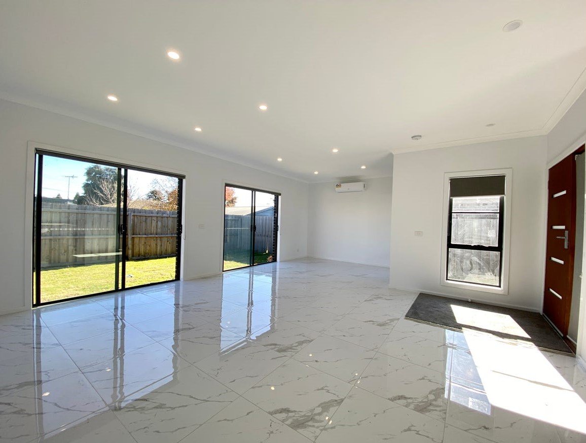 Gallery: 2/11 Camellia Crescent