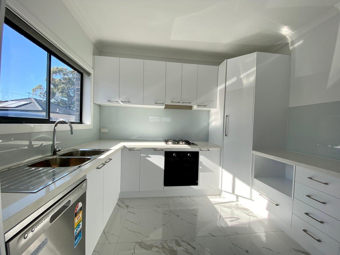 Gallery: 2/11 Camellia Crescent