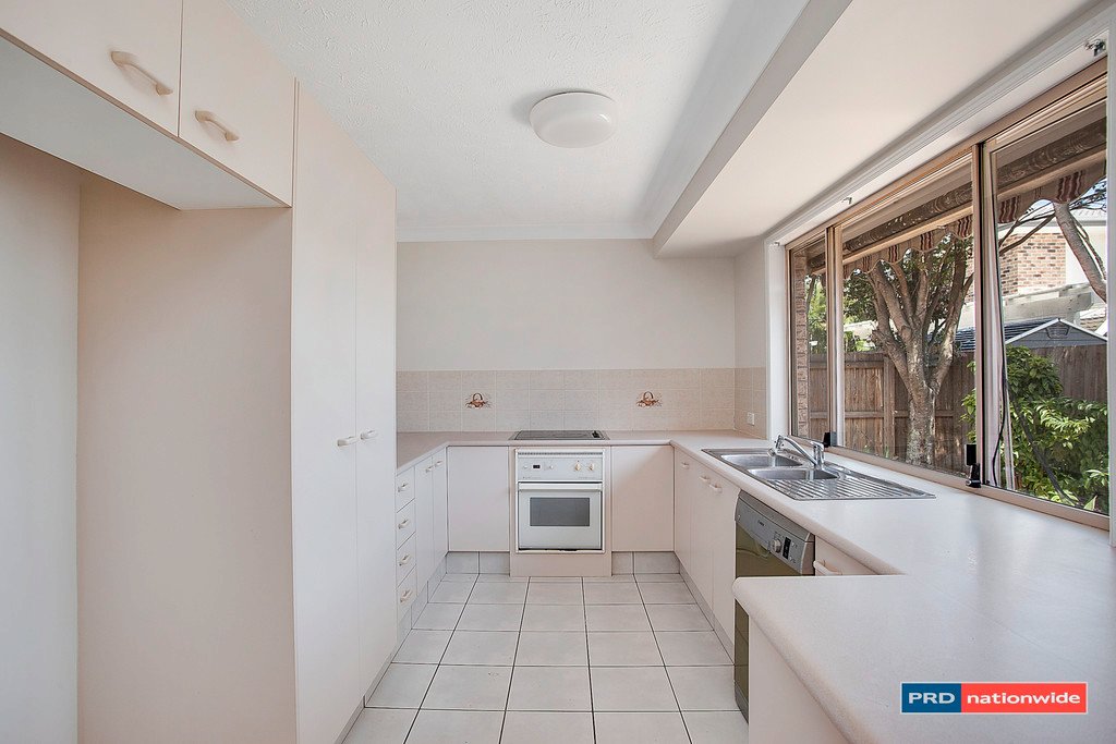 2/11 CEDAR Court BURLEIGH HEADS 3