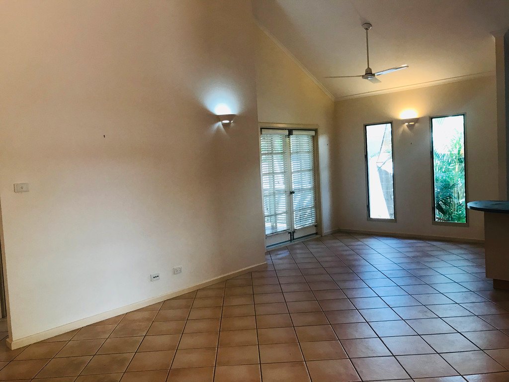 2/11 Challenor Drive CABLE BEACH 4