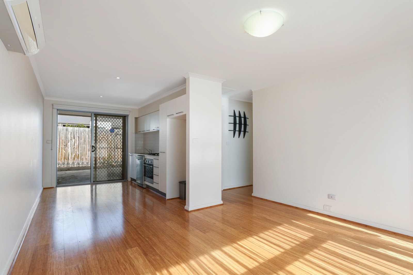 Gallery: 2/11 Embankment Grove