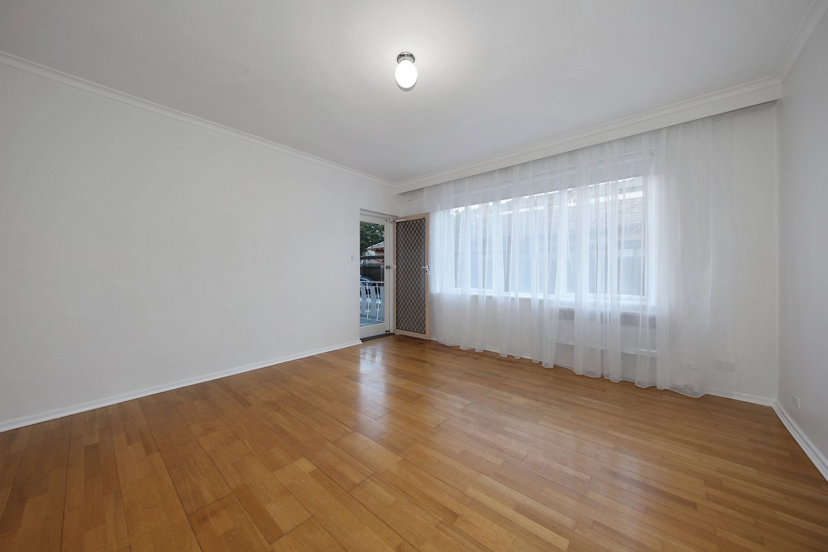 Gallery: 2/11 Glen Orme Avenue