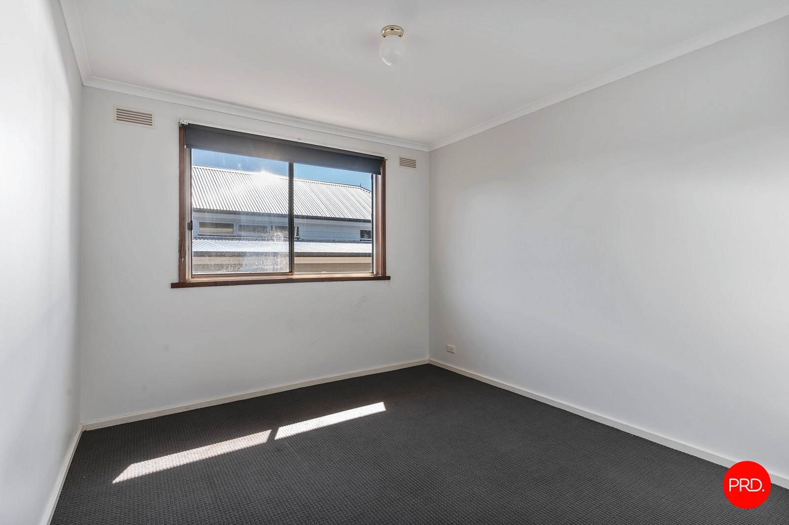 2/11 Hayes Street IRONBARK 7