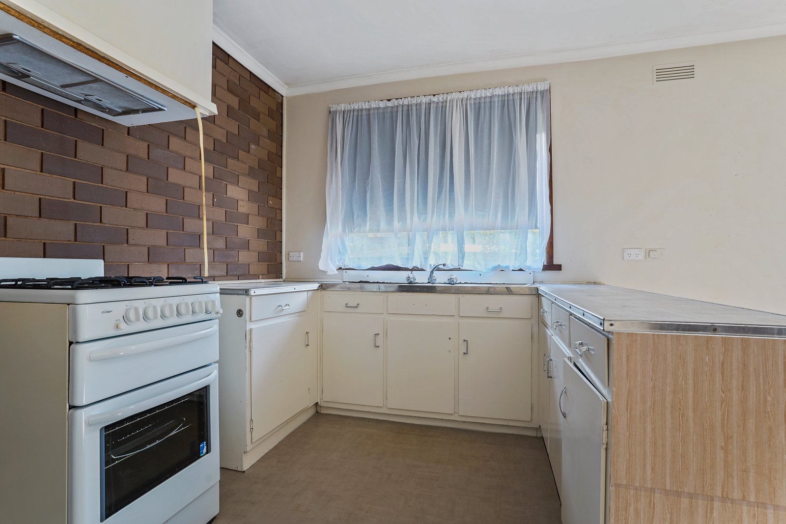2/11 Hayes Street IRONBARK 3