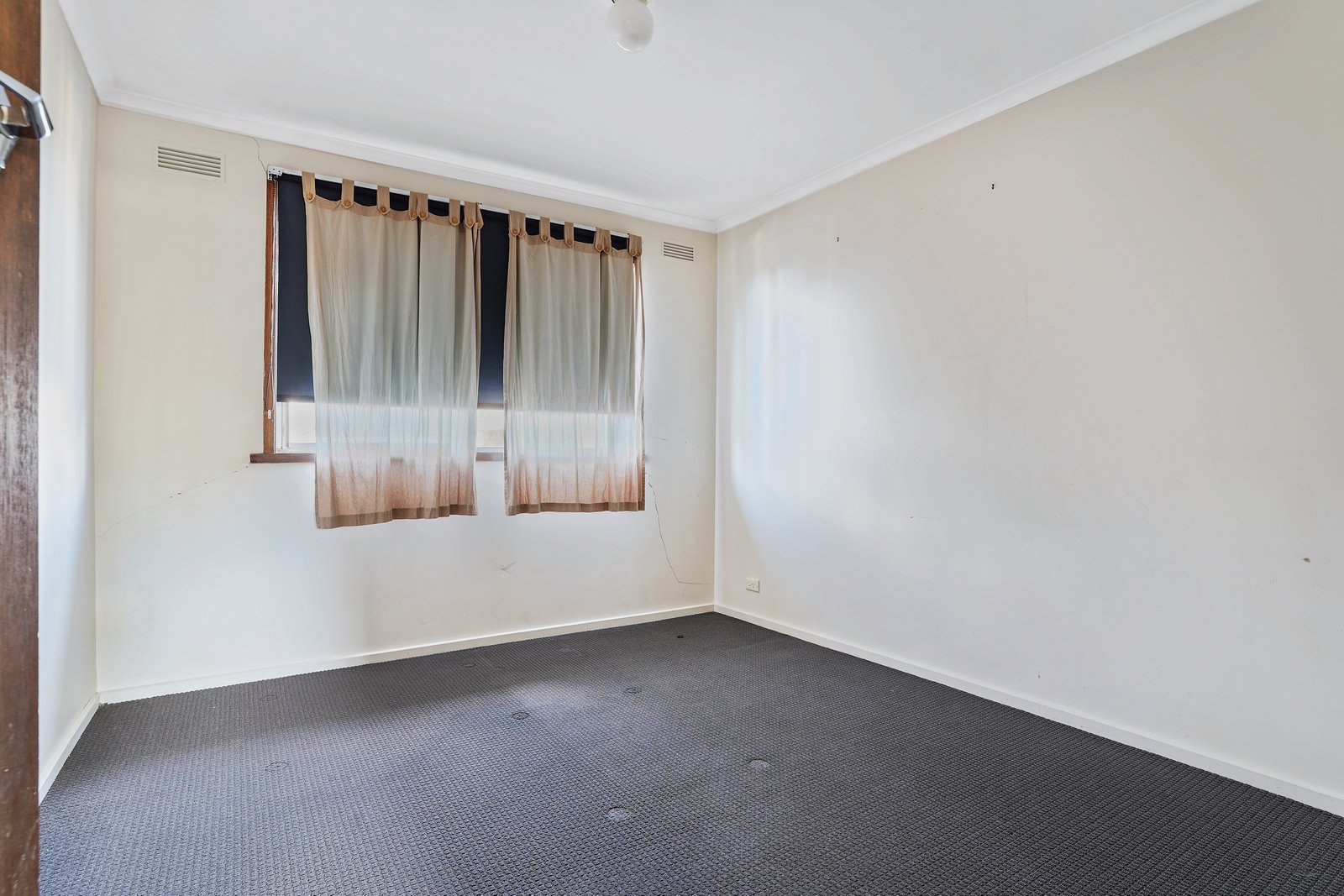 2/11 Hayes Street IRONBARK 6