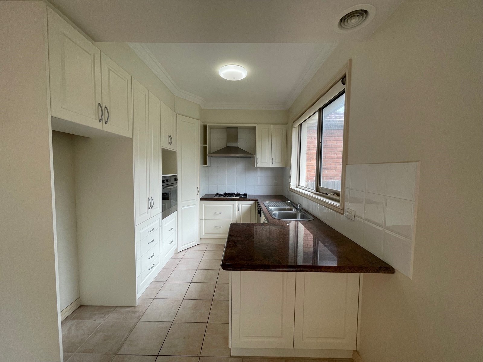 Gallery: 2/11 Hinkler Road