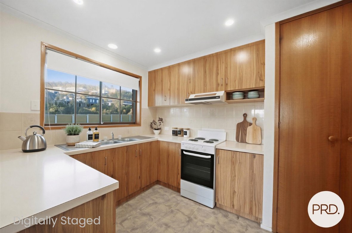 2/11 Holland Court HOWRAH 3