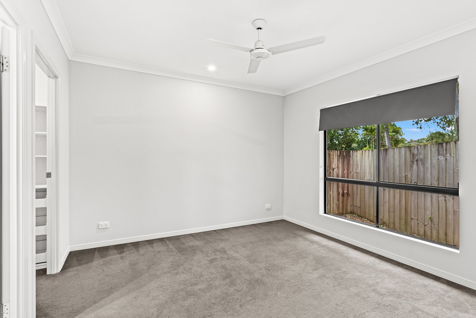 2/11 Jessamine Close CANNONVALE 7