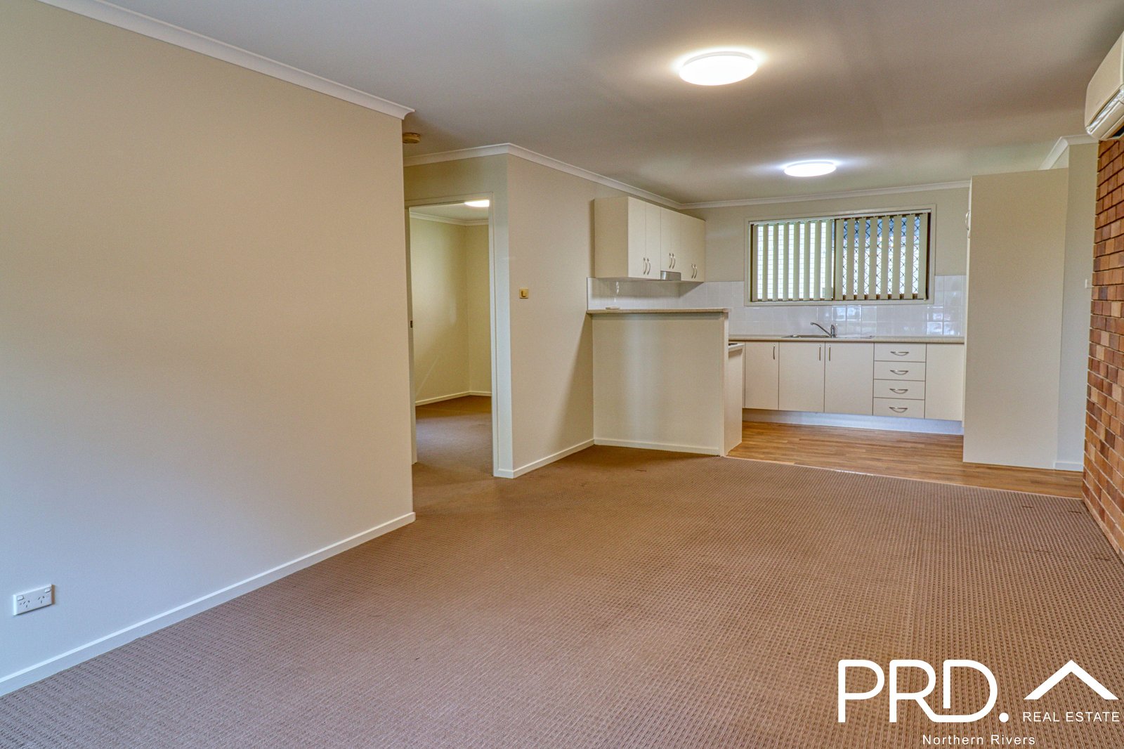 2/11 Mark Place GOONELLABAH 6