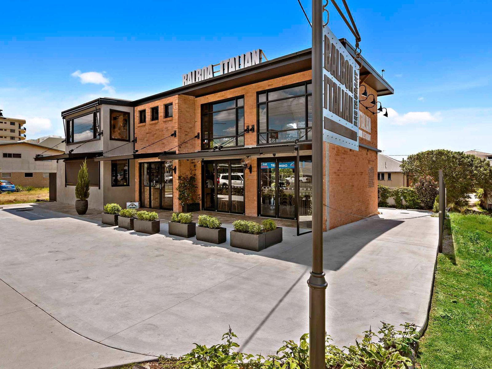 2/11 Marlin Court PALM BEACH 15