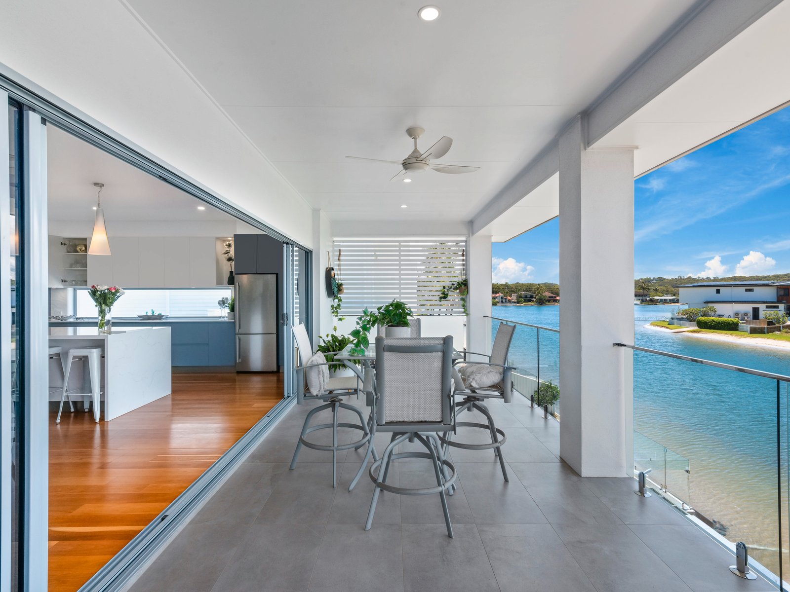 2/11 Marlin Court PALM BEACH 2