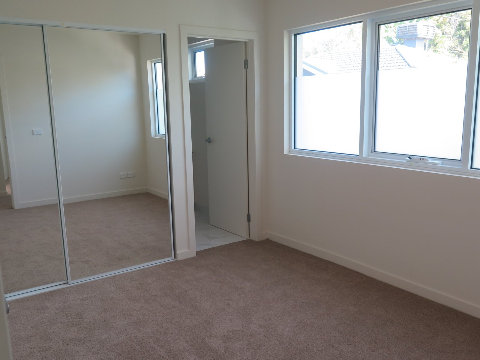 Gallery: 2/11 Matthieson Street