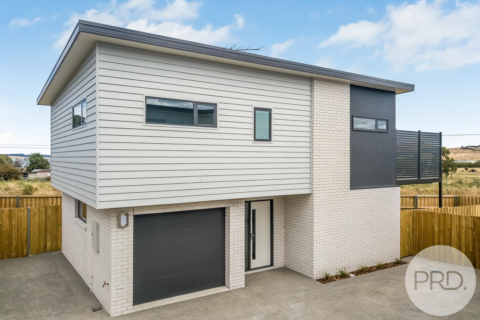 2/11 Melner Place OAKDOWNS 2