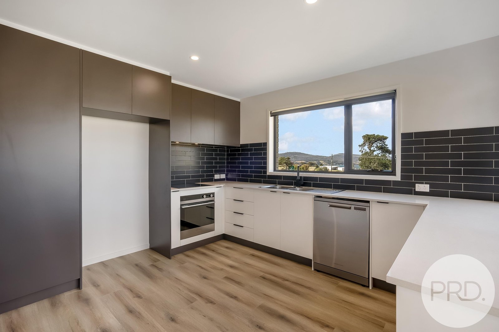 2/11 Melner Place OAKDOWNS 6