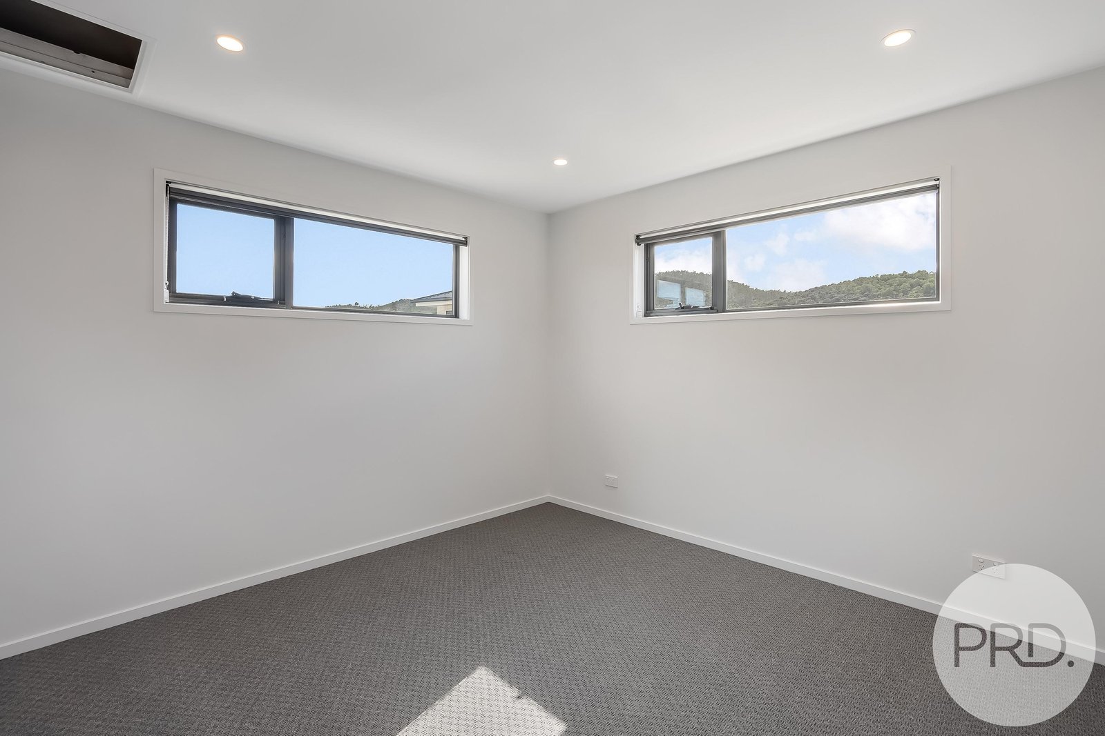 2/11 Melner Place OAKDOWNS 14