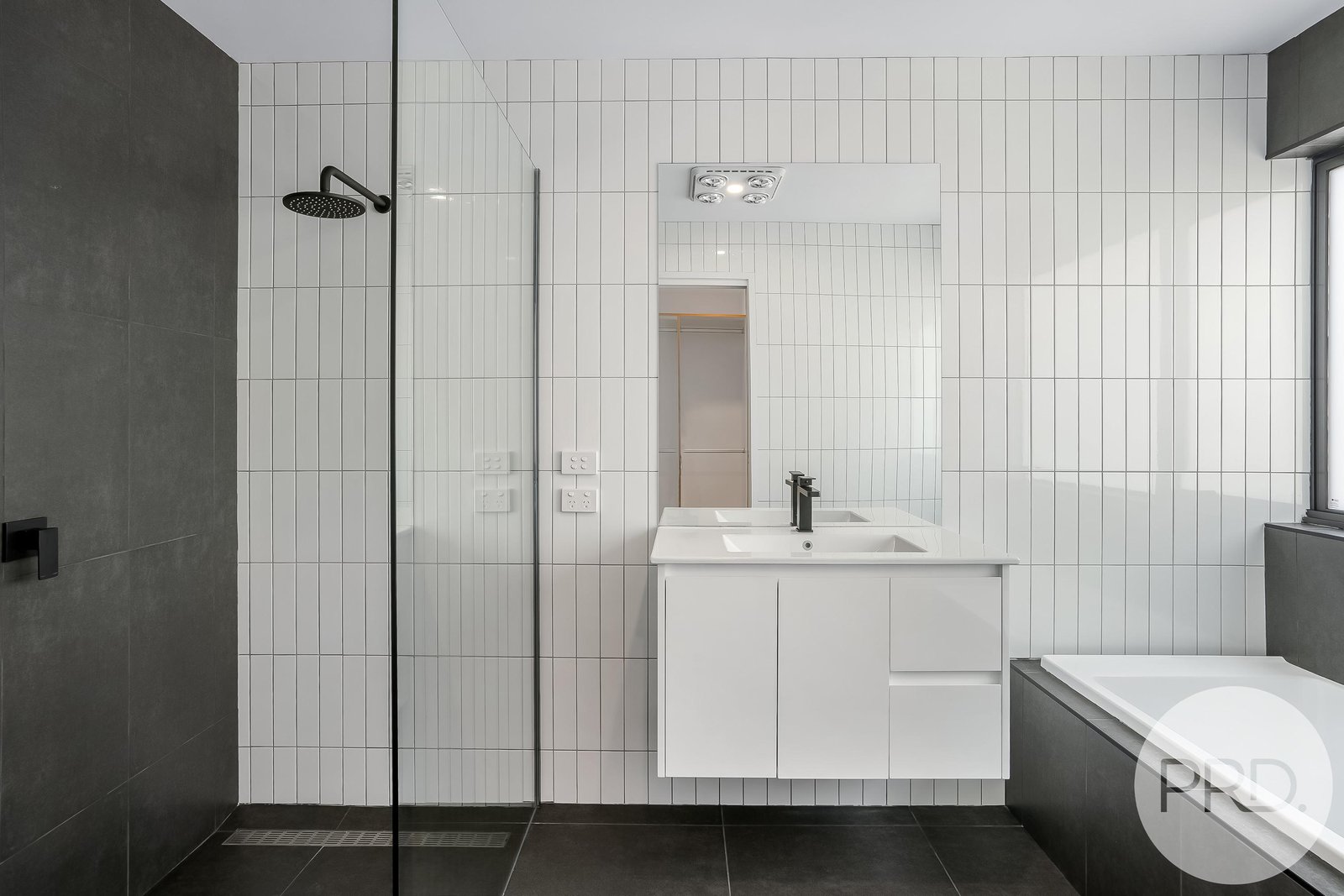 2/11 Melner Place OAKDOWNS 18