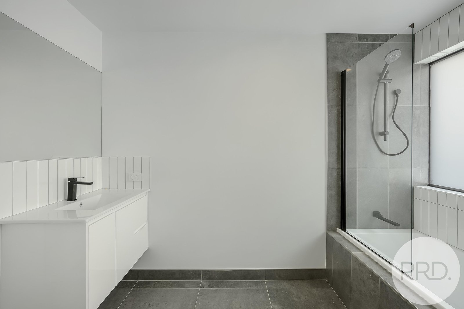 2/11 Melner Place OAKDOWNS 21