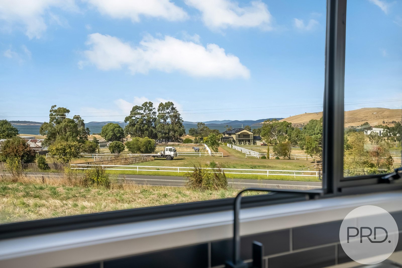 2/11 Melner Place OAKDOWNS 24