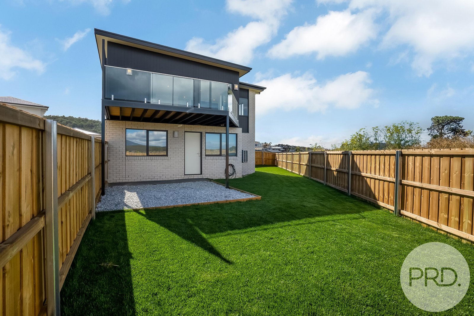 2/11 Melner Place OAKDOWNS 28