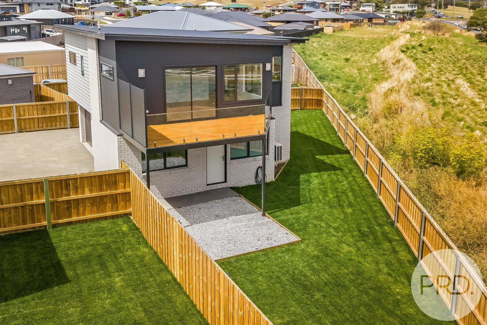 2/11 Melner Place OAKDOWNS 30